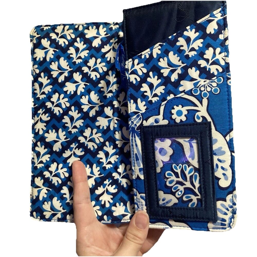 Vera Bradley clutch Wallet Pocket Book Magnetic Closure Blue Paisley - Picture 5 of 8